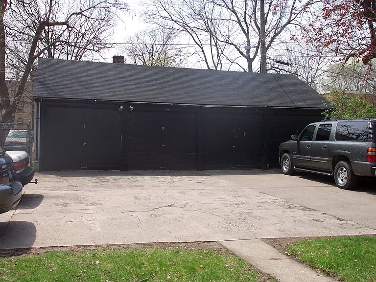 520 5th St SE — Photo 3