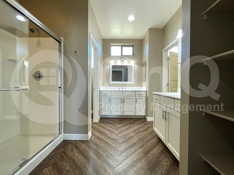1264 E Curry Rd — Photo 24