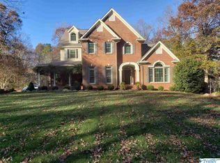 1887 Martha Ln NE, Arab, AL 35016