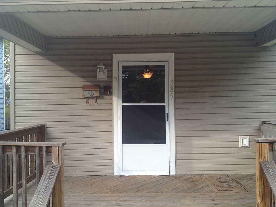 2nd image of 385 Willow St