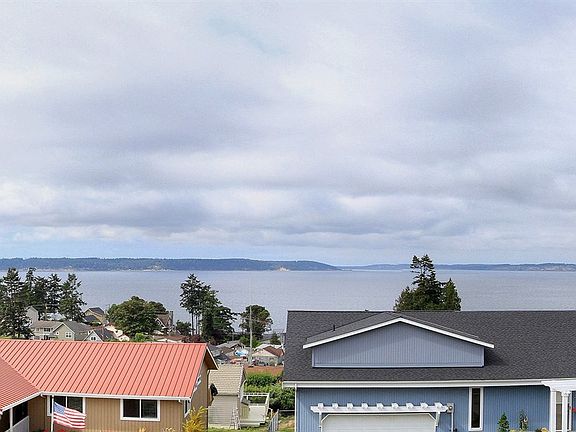 3rd image of 230 Burke Dr