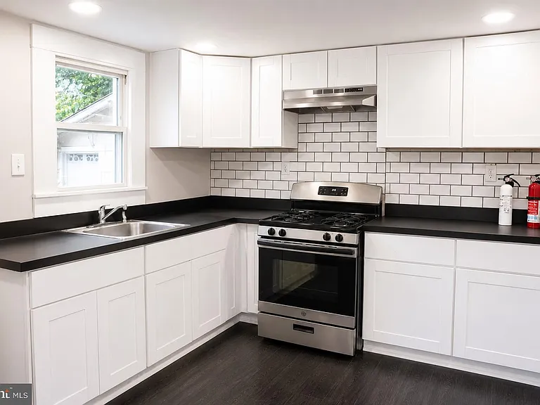 28 Mount Holly Ave #A — Photo 3