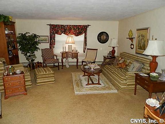 5th image of 218 Sherwood Ave