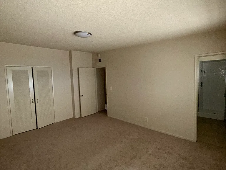 1148 W Huntington Dr #25 — Photo 6