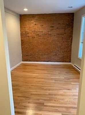 2nd image of 400 Hanover St