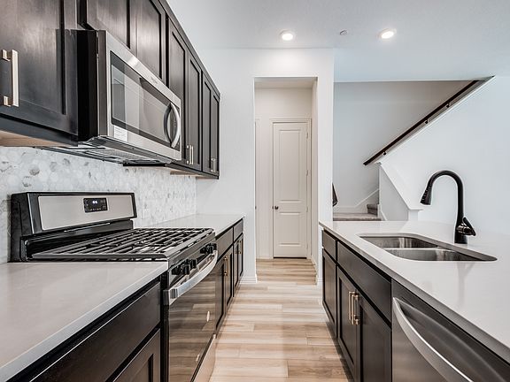 5th image of 9915 Schramm St