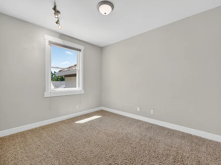 107 Lembi Dr — Photo 17