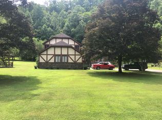 16 Phillips Branch Rd, Phelps, KY 41553