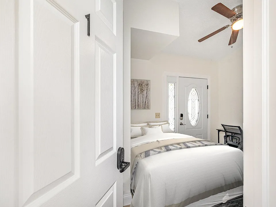 Scarsdale Manor Ln