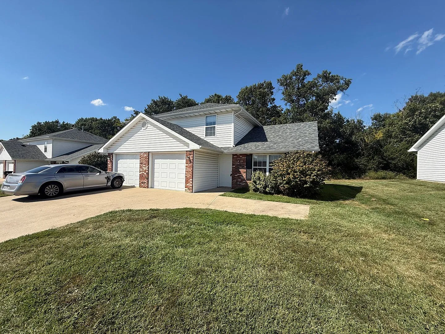 Beautiful 3 bed, 2 bath Duplex — Photo 3