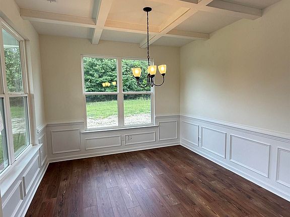 4th image of 305 Caldon Rd