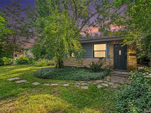 23830 Scotia Rd, Oak Park, MI 48237
