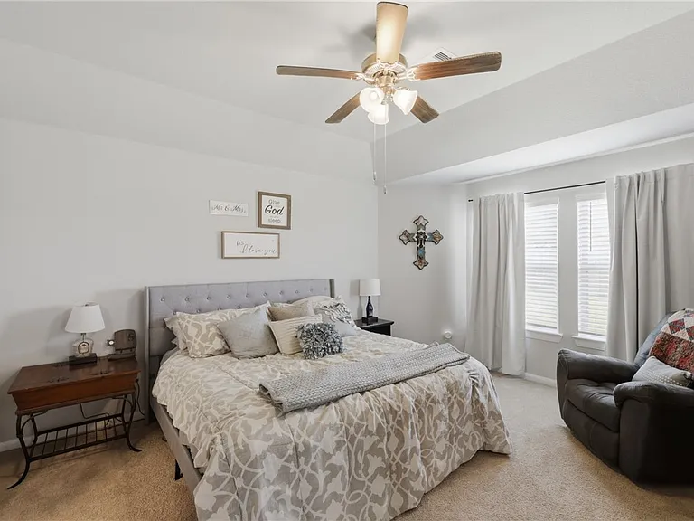 1878 Taggart Trl — Photo 10