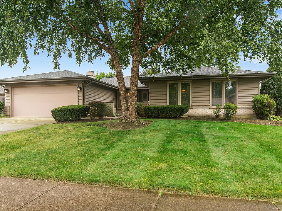 2nd image of 260 Bedford Ln