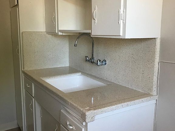2nd image of 121 N 8th St