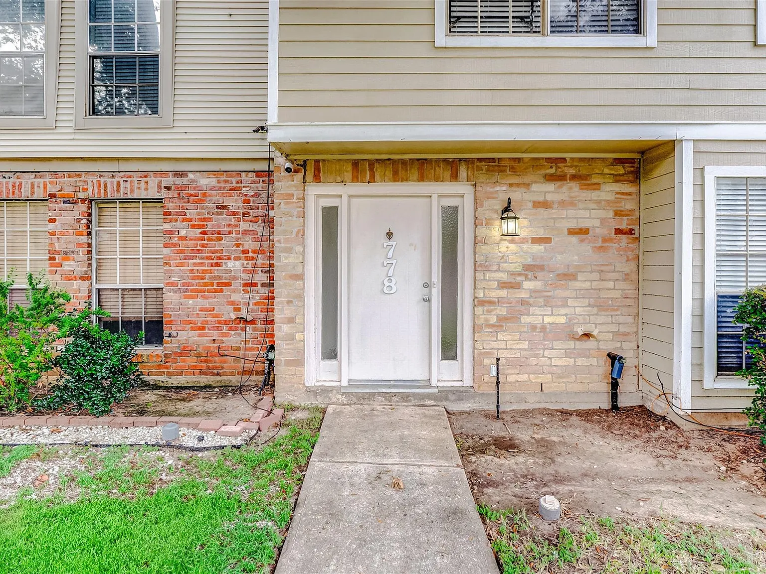3 bed, 2.5 bath, 1632 sqft, $2,300 — Photo 3