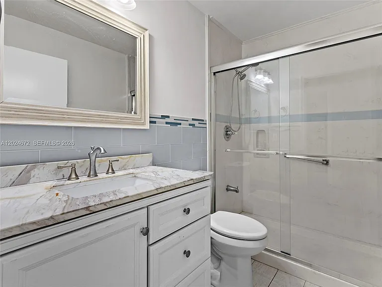 15437 SW 179th Ter — Photo 10