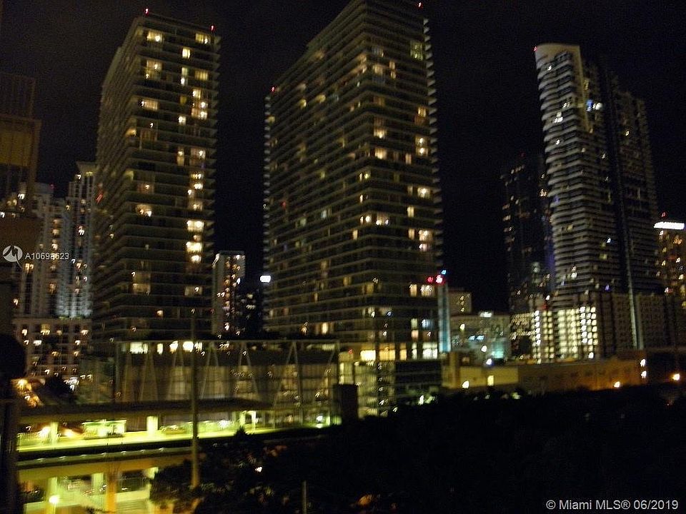 Building Photo 3
