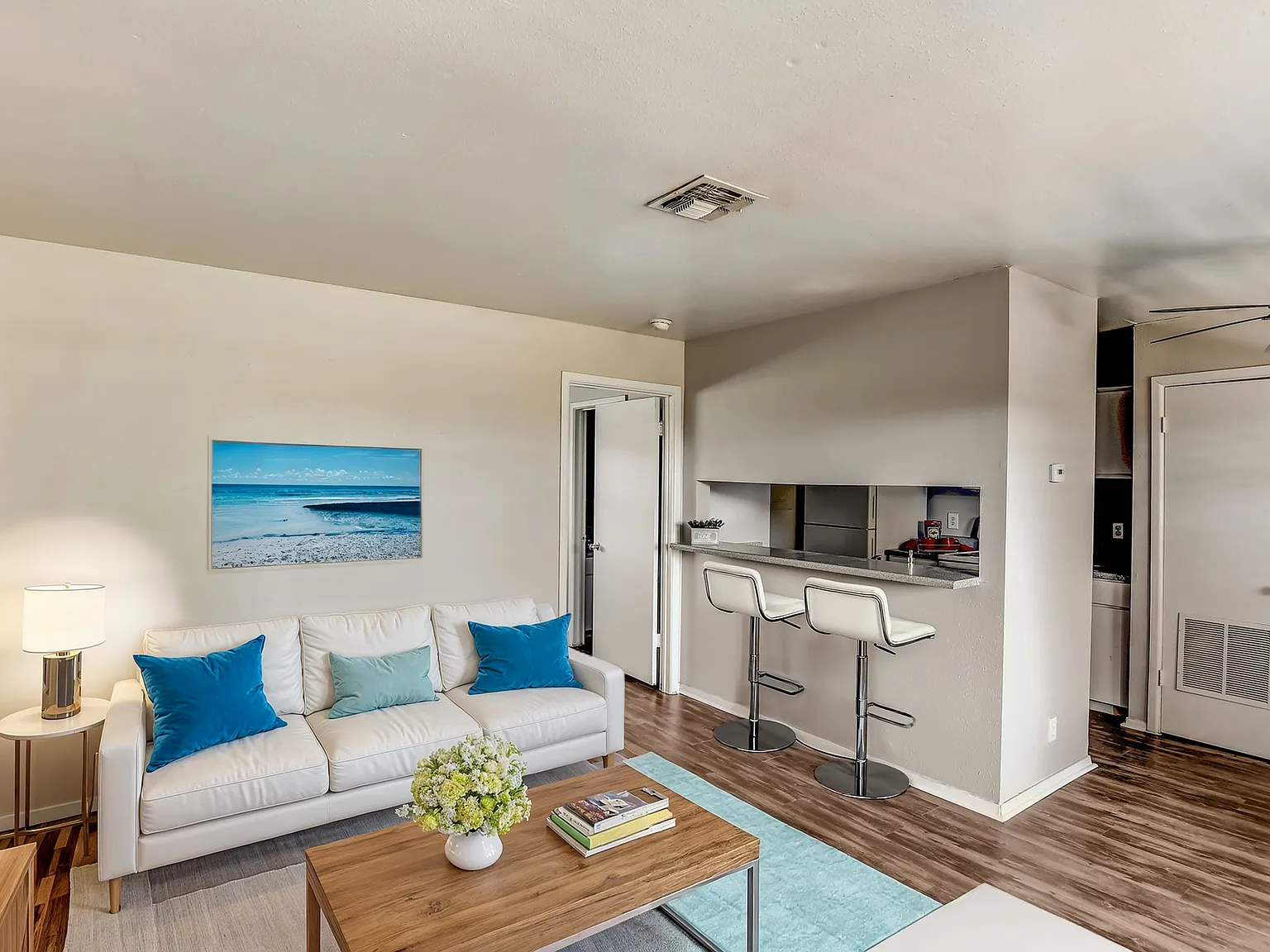 Laurel Heights Apartments — Photo 4