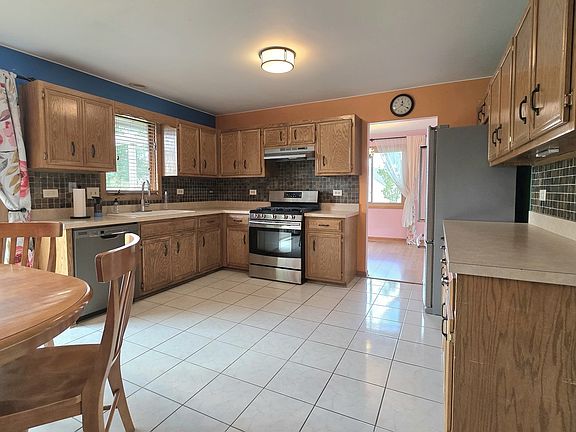 4th image of 9931 Sussex Ct