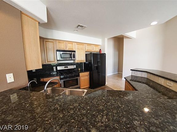 3rd image of 686 Florence Dr
