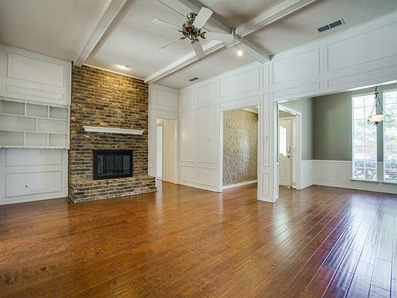 5th image of 2205 Surrey Ln