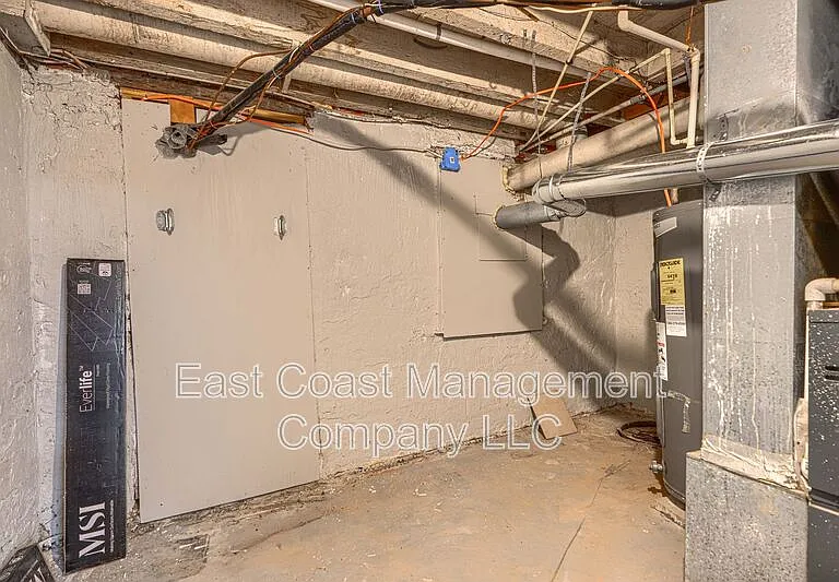1220 W Pratt St — Photo 20