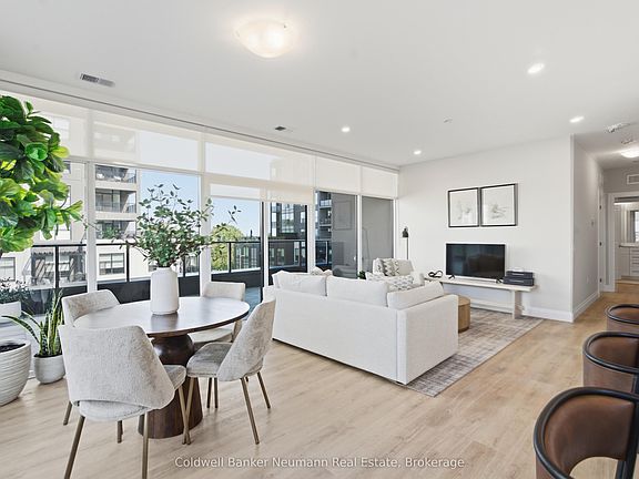5th image of 1882 Gordon St #320