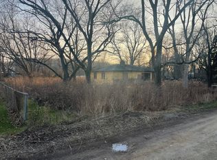 3259 E Red Oak Ln, Crete, IL 60417