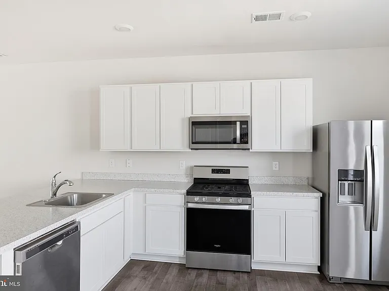 521 Ridgely Blvd — Photo 11
