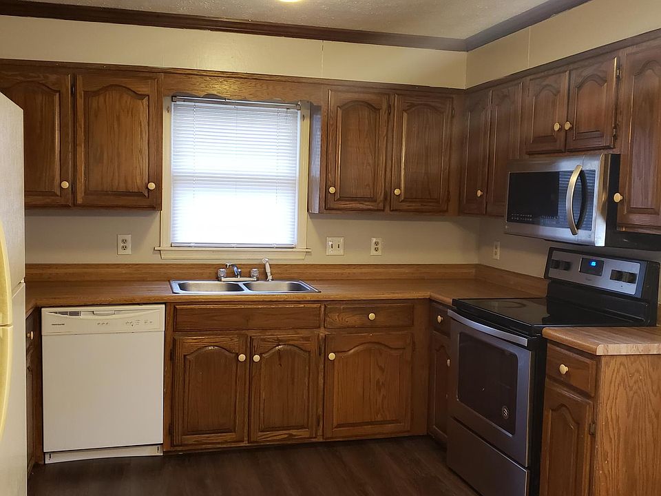2nd image of 1416 Potter Dr #B