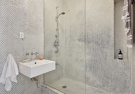 5th image of 225 E 4th St APT 7
