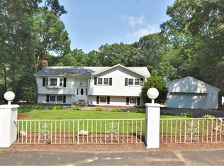 18 Eastview Ave, Billerica, MA 01821
