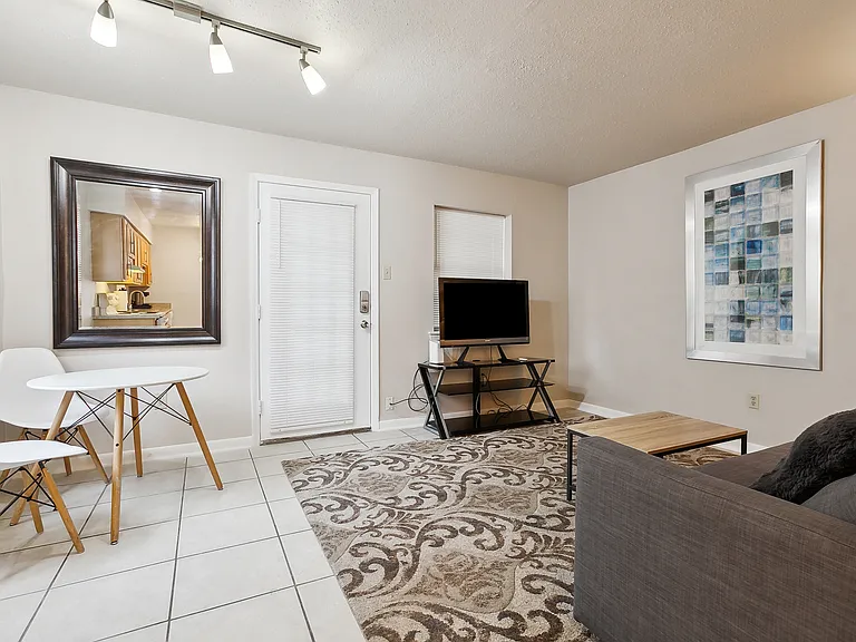 4308 Belvedere St #101 — Photo 9