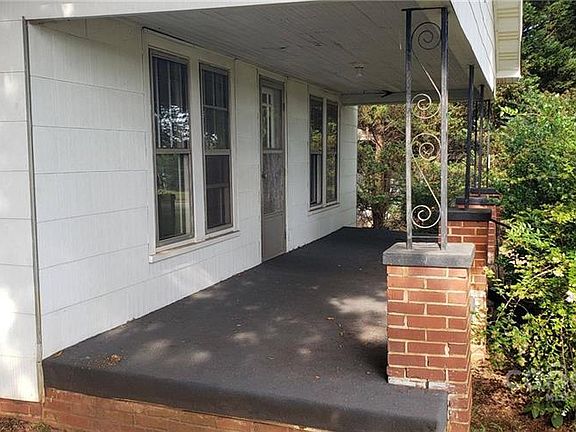5th image of 2720 Newton Dr