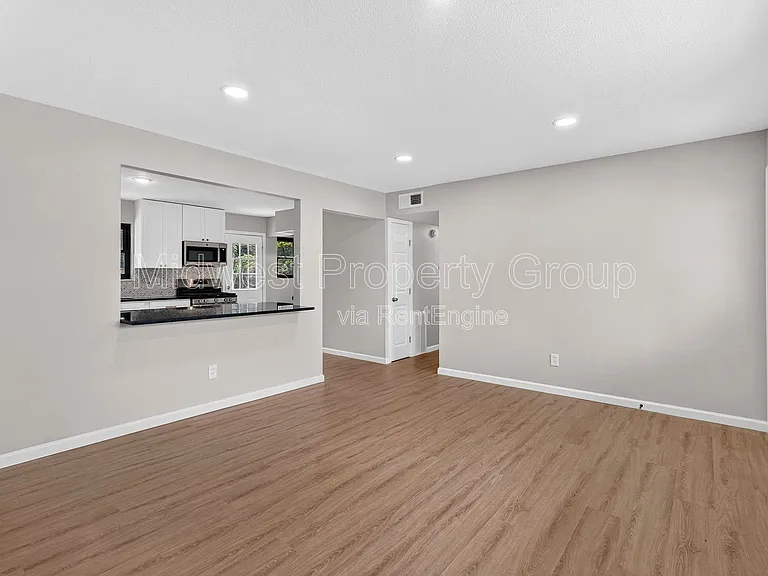 216 Allen Dr — Photo 4