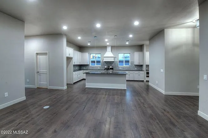 3 bed, 1870 sqft, $2,500 — Photo 2
