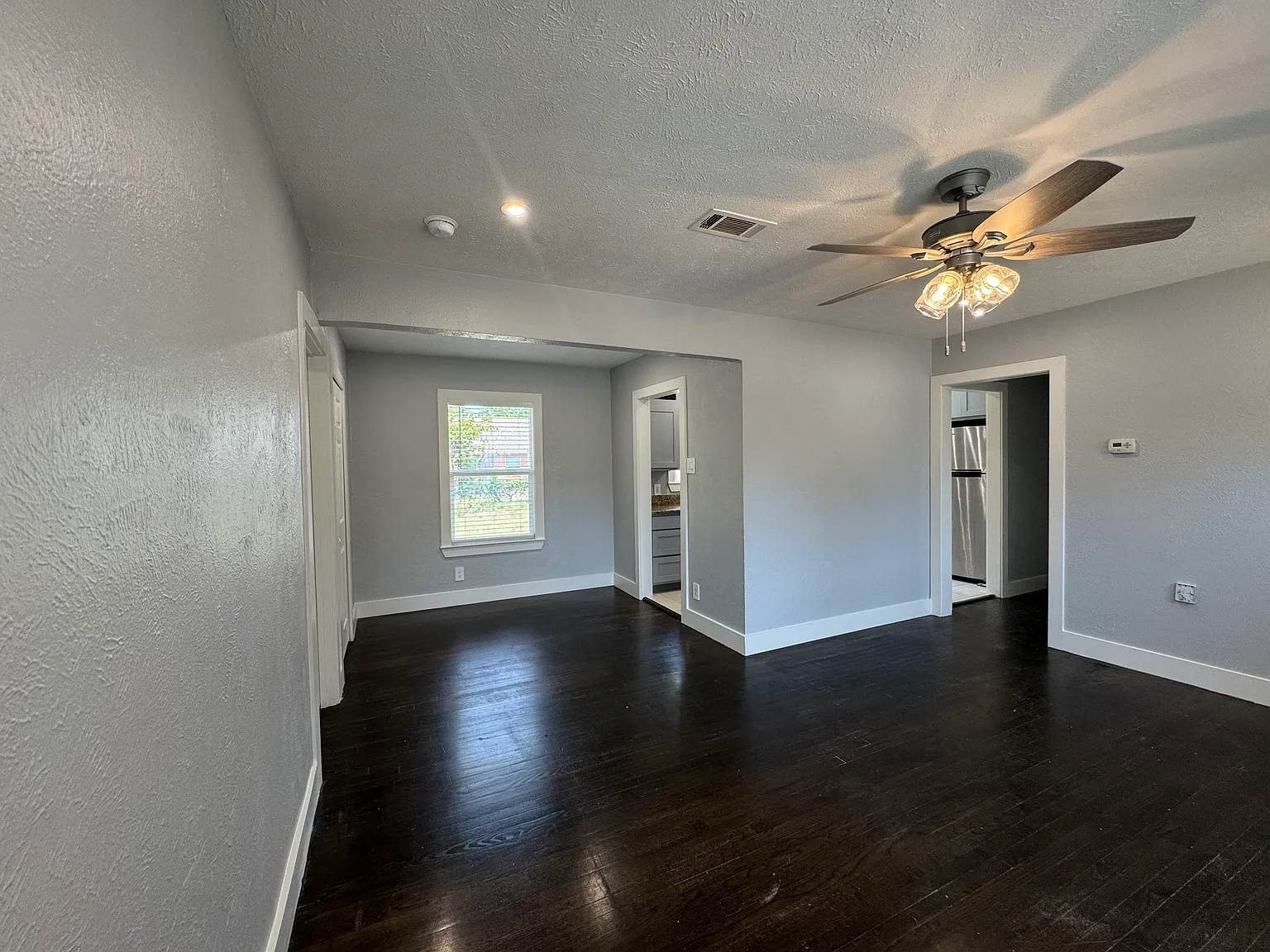 3 bed, 1104 sqft, $2,000 — Photo 4