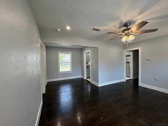 4th image of 2225 Tisinger Ave