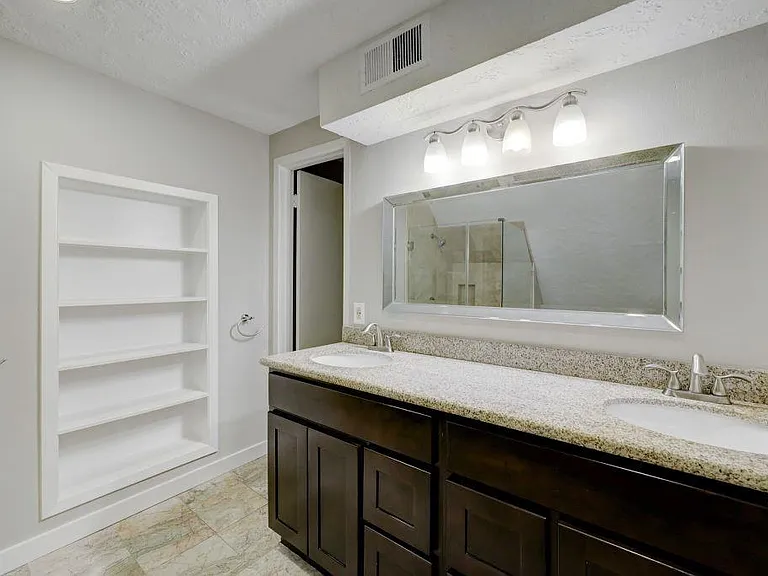 3605 Plumb St — Photo 17
