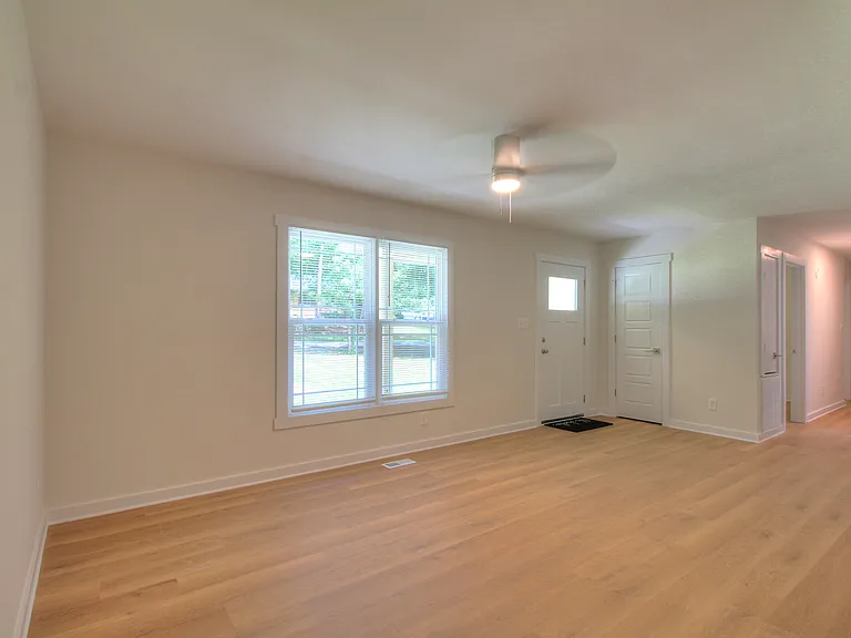 616 Anne Ave — Photo 7