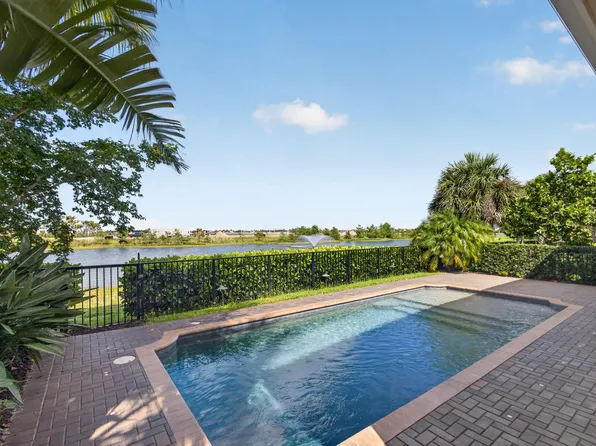 9941 Regency Way, Palm Beach Gardens, FL 33412