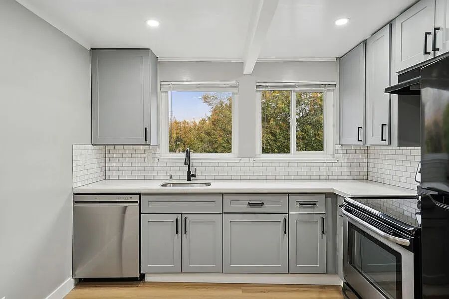 1st image of 3553 Alma St #15