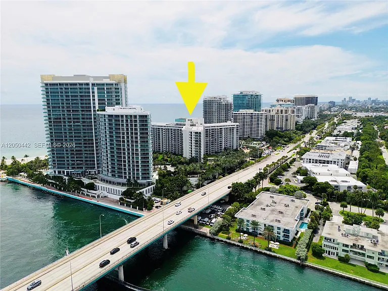 10275 Collins Ave #323 — Photo 42