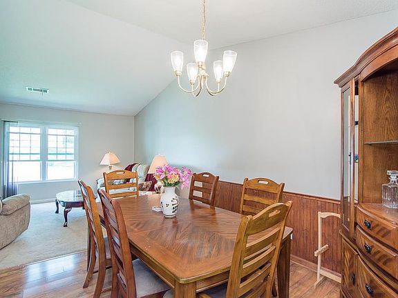 4th image of 761 Stonebridge Park Cir