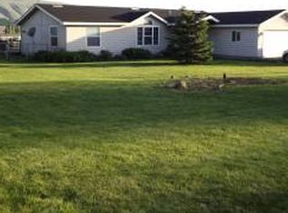 190 Ladybug Ln, Moxee, WA 98936