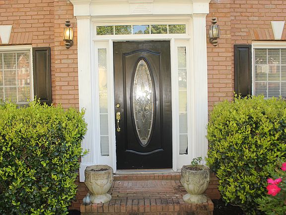 2nd image of 227 Birchmore Walk