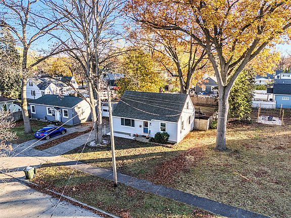 3rd image of 2433 Cutler Ave