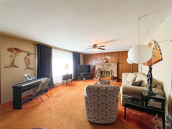 2nd image of 506 Bullcreek Rd