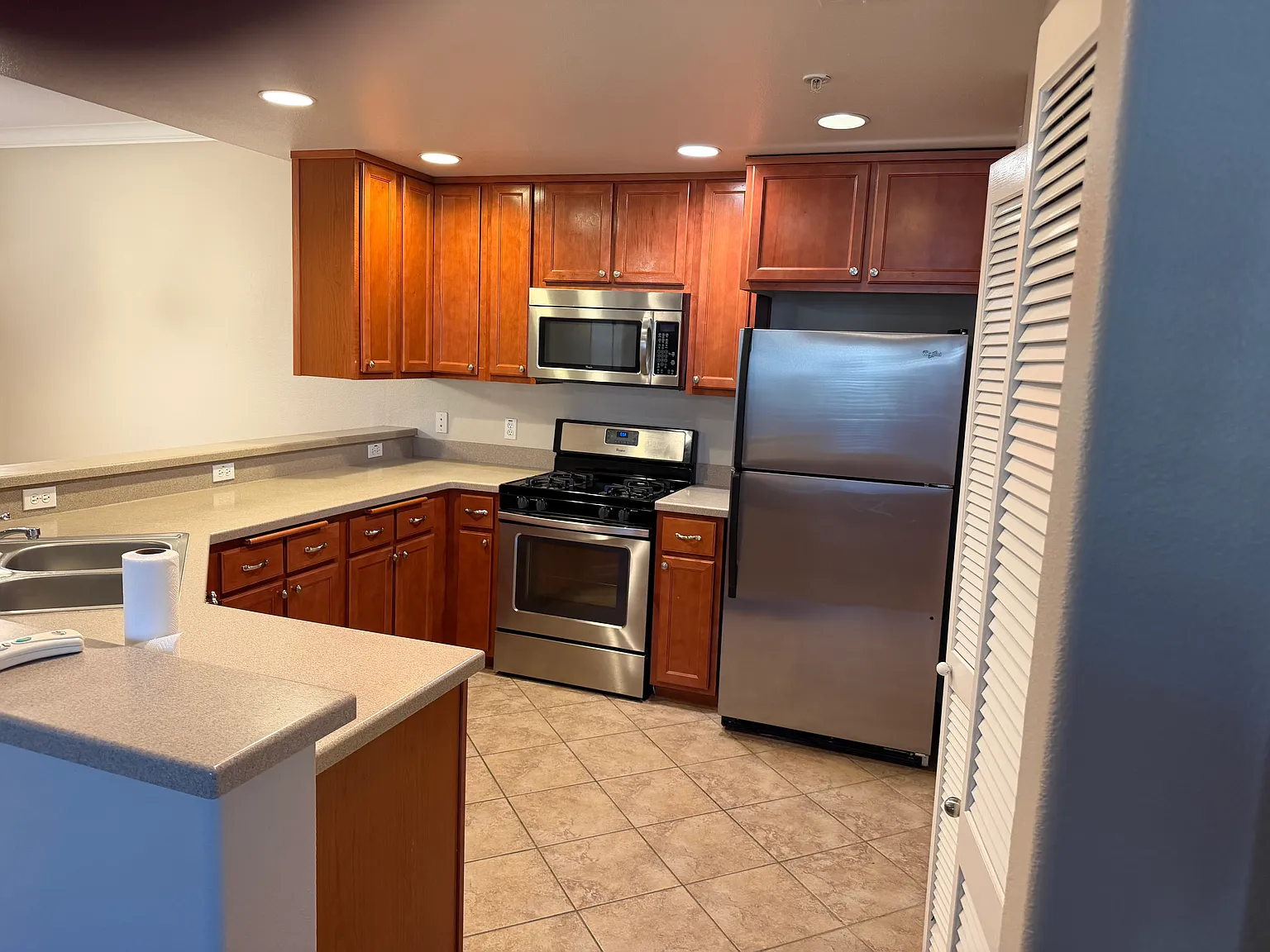 2 bed, 1129 sqft, $2,395 — Photo 4